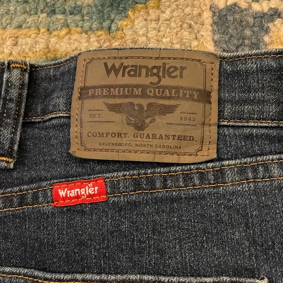 Wrangler Men’s Relaxed Bootcut Jean, 46x30 - Picture 2 of 5